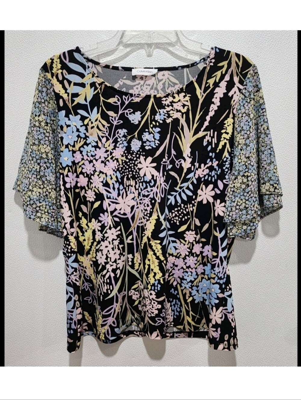 Calvin Klein Blouse 21" P2P Sz Large ? Pastel Floral Print Ruffle Sleeve Stretch